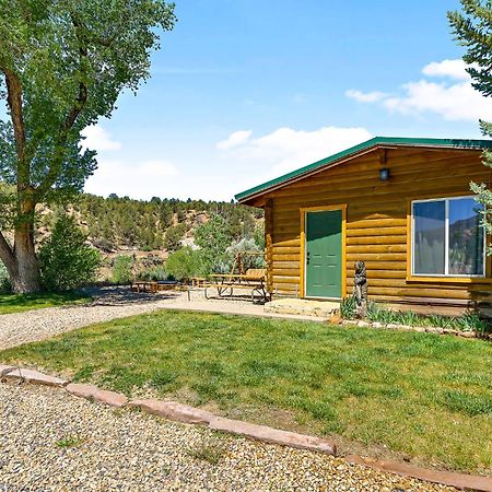 The Park Cabin At Mount Carmel Motel And Rv Park Exteriör bild