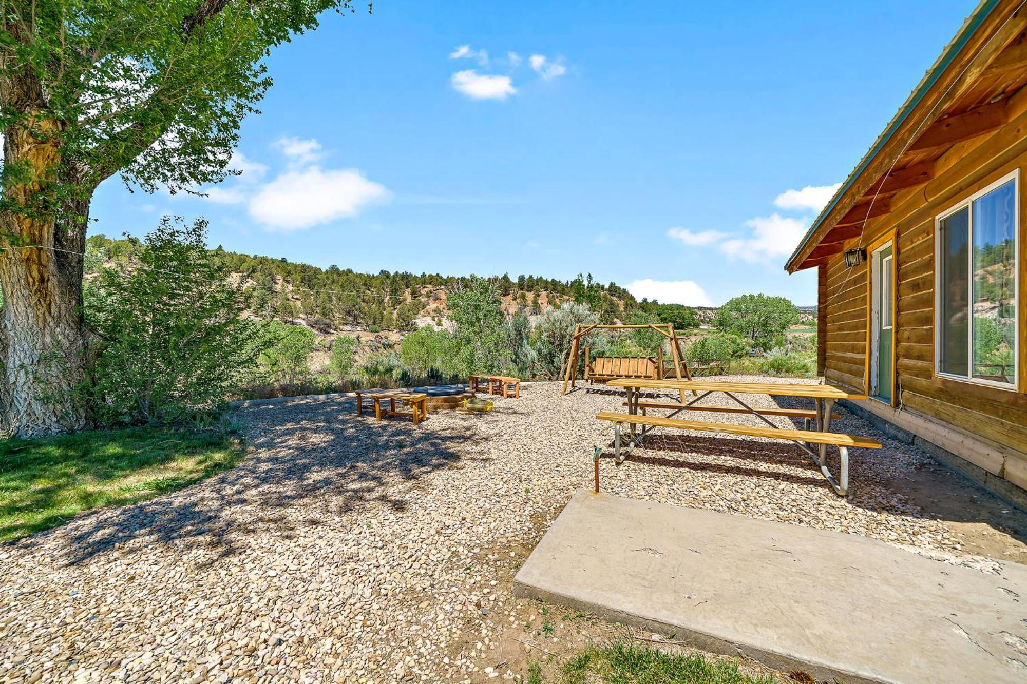 The Park Cabin At Mount Carmel Motel And Rv Park Exteriör bild