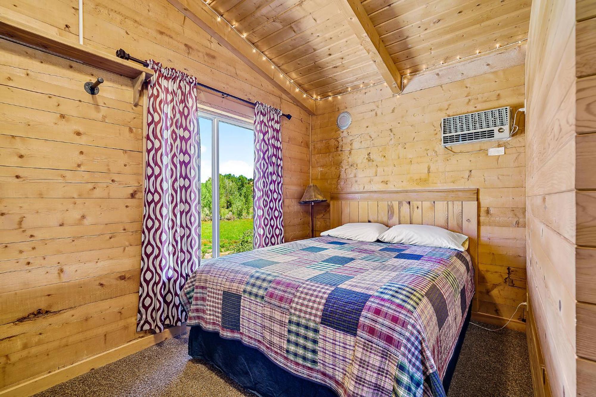 The Park Cabin At Mount Carmel Motel And Rv Park Exteriör bild